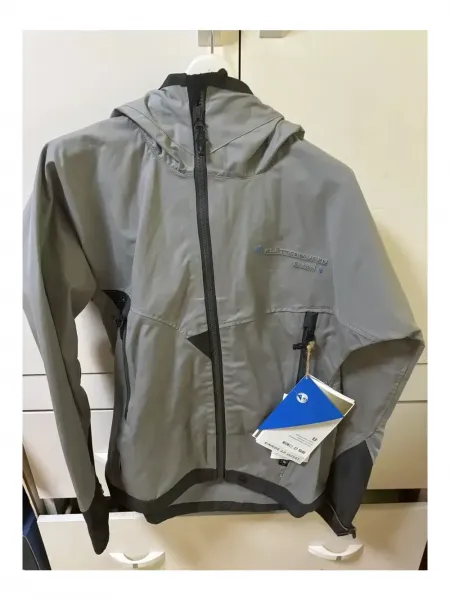 클라터뮤젠 에인라이드 2.0 자켓